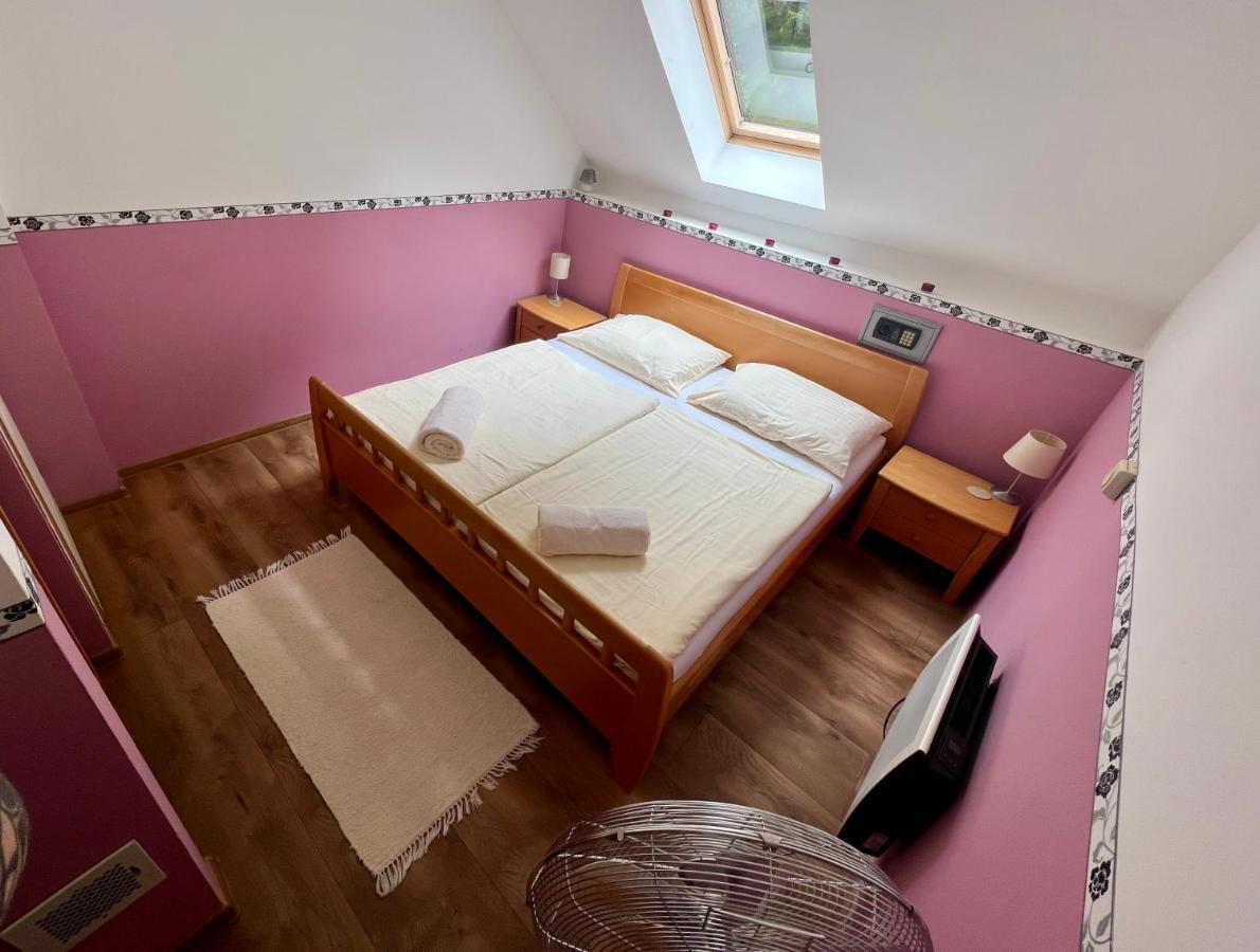 Privat Adriana Apartment Kremnica Ngoại thất bức ảnh