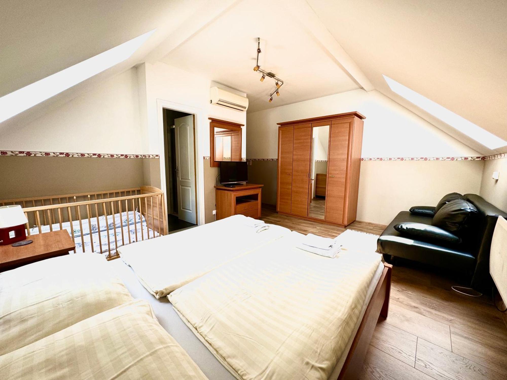 Privat Adriana Apartment Kremnica Ngoại thất bức ảnh