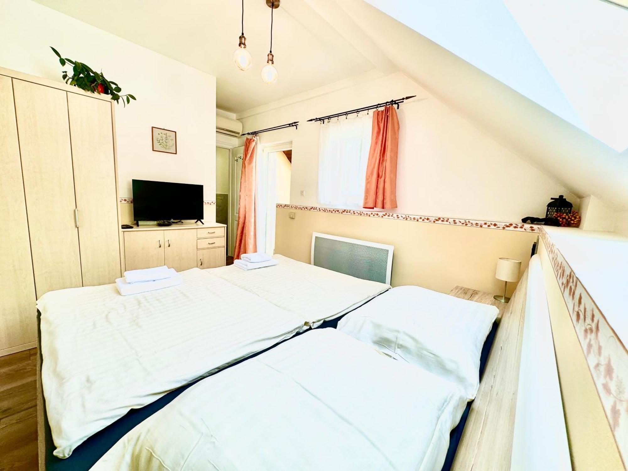 Privat Adriana Apartment Kremnica Ngoại thất bức ảnh